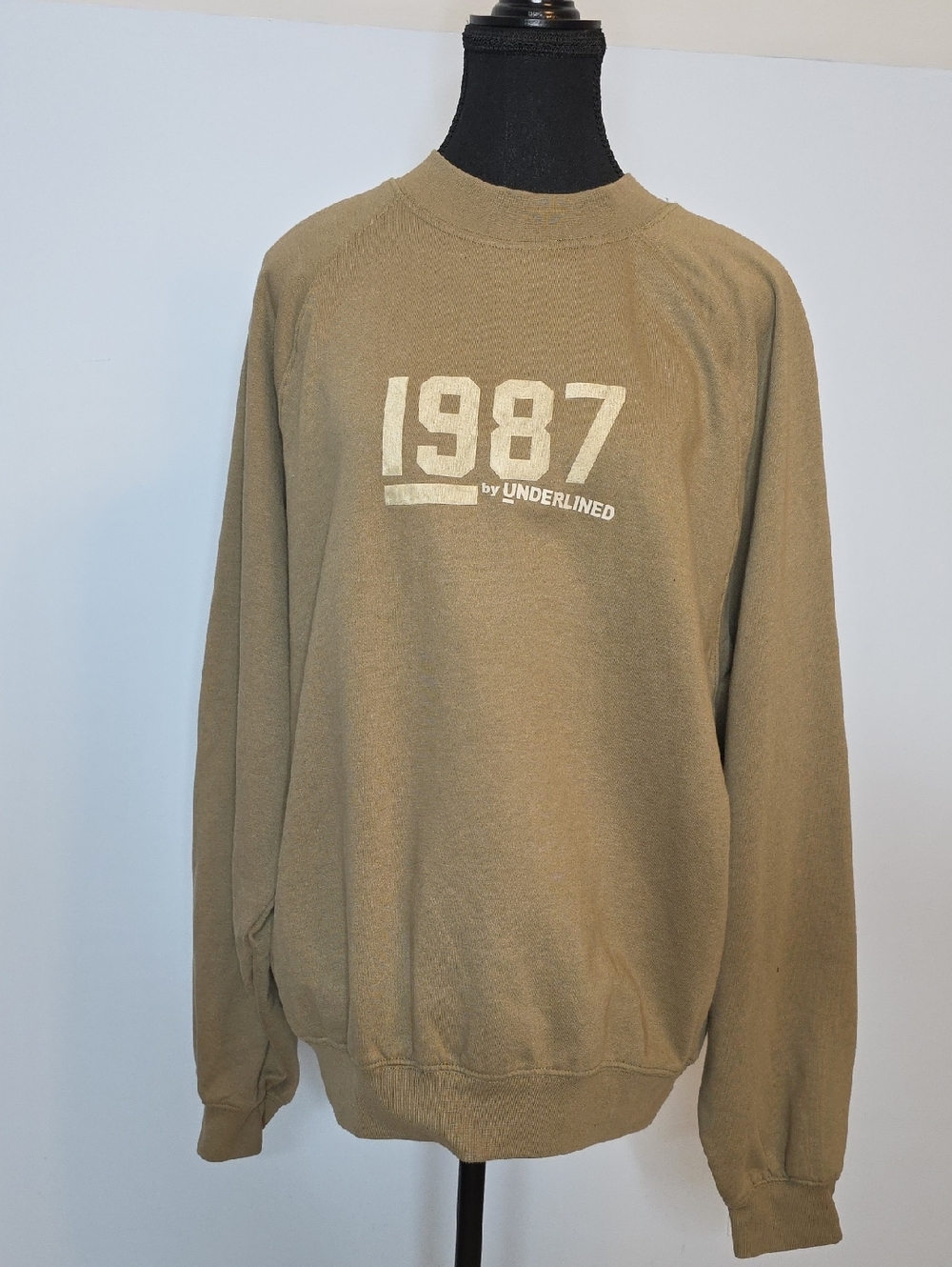 1987 Graphic Crewneck Sweater by Underlined - Olive Green